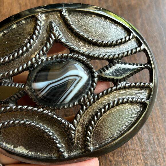 Leatherock women’s black metal belt buckle with black and white agate stone - Picture 3 of 6